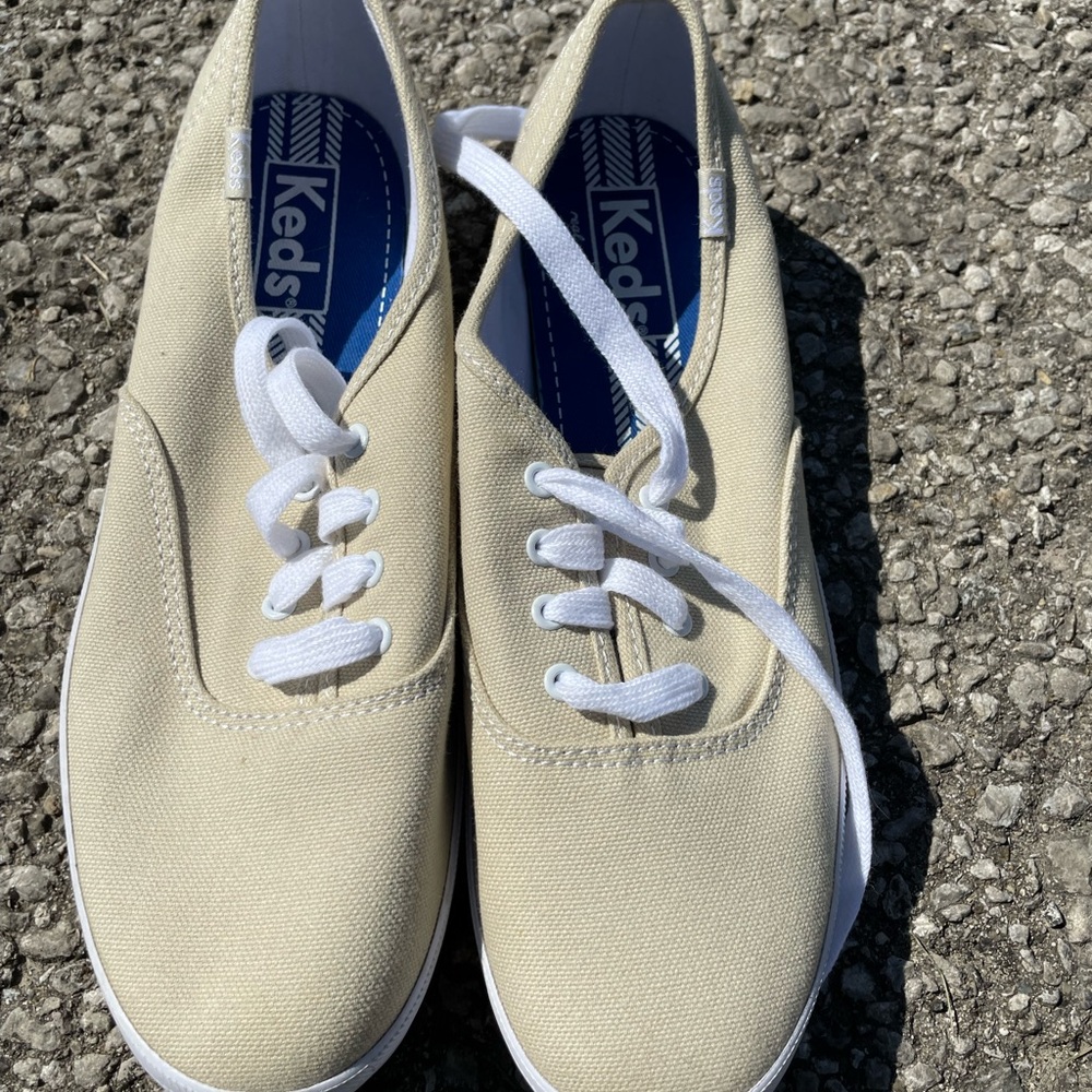 Casual shoes